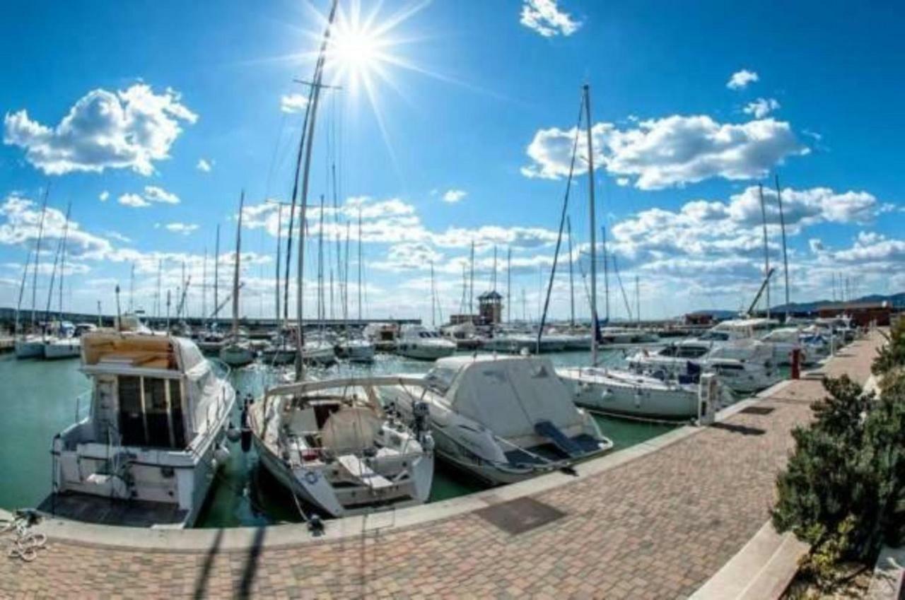 Yacht Suite Marina Di Grosseto Εξωτερικό φωτογραφία