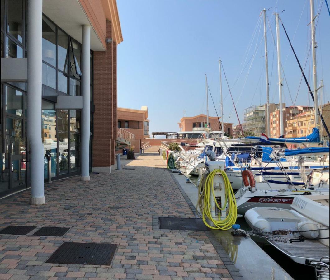 Yacht Suite Marina Di Grosseto Εξωτερικό φωτογραφία
