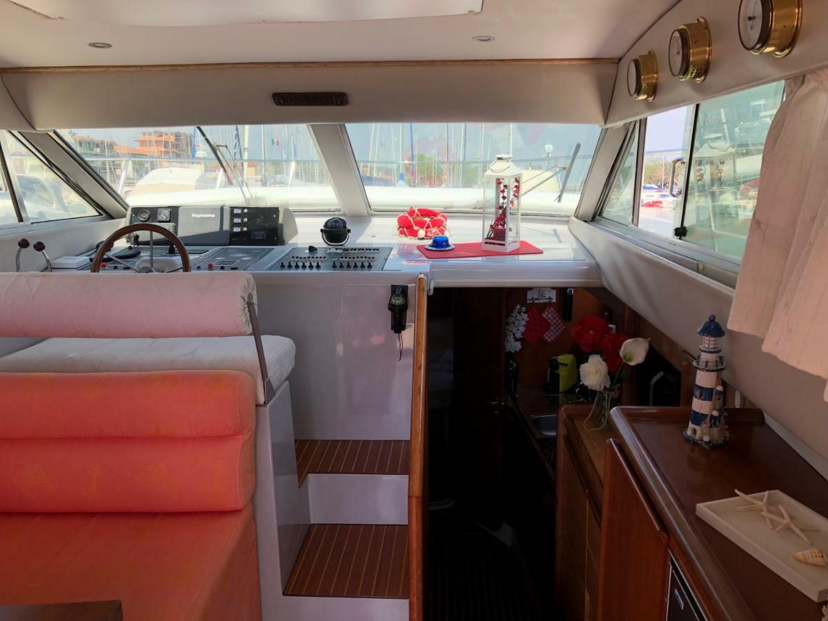 Yacht Suite Marina Di Grosseto Εξωτερικό φωτογραφία