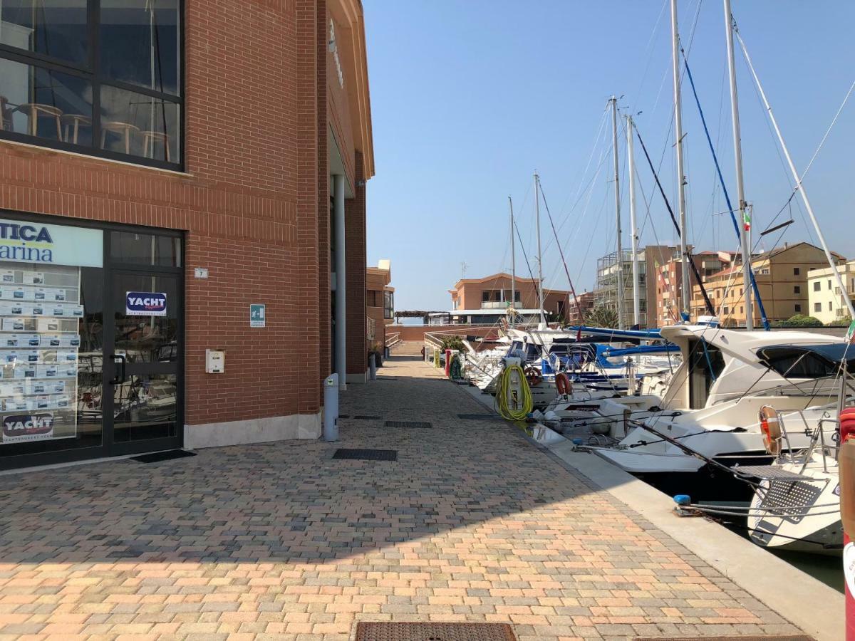Yacht Suite Marina Di Grosseto Εξωτερικό φωτογραφία