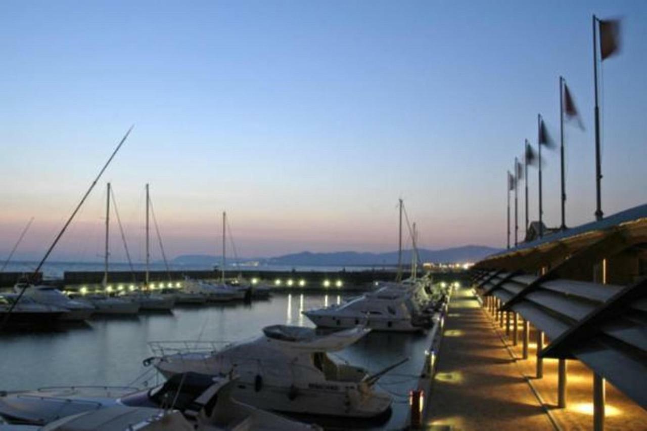 Yacht Suite Marina Di Grosseto Εξωτερικό φωτογραφία